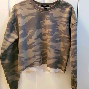 Cropped Camo Sweatshirt size S